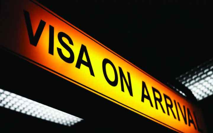 বাংলাদেশে পুনরায় চালু হলো অন অ্যারাইভাল ভিসা